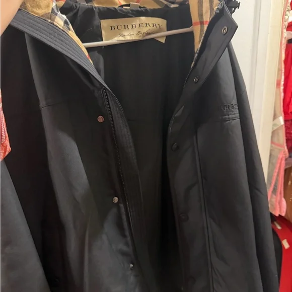 Burberry Black light weight jacket with Check Lining - Picture 1 of 5